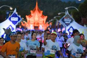 BIB: 6051, 256, 288, 135, 007
                            <button type="button" onclick="openModal(22466600)" class="btn btn-primary btn-sm float-right btn-popup" data-toggle="modal" data-target=".modal-high-quality">
                        <i class="fas fa-shopping-cart"></i> Add to Cart
                    </button>
                                            <button type="button" onclick="isThisMe(22466600, true)" class="btn btn-success btn-sm float-right btn-popup btn-isme hidden" data-toggle="tooltip" data-placement="bottom" title="นี่คือรูปของคุณใช่ไหม คลิกที่นี่เพื่อเอาเข้าอัลบั้ม">
                        <i class="fas fa-plus"></i> Add to album
                    </button>
                    <button type="button" onclick="isThisMe(22466600, false)" class="btn btn-warning btn-sm float-right btn-popup btn-isnotme hidden">
                        <i class="fas fa-ban"></i> Remove from album
                    </button>